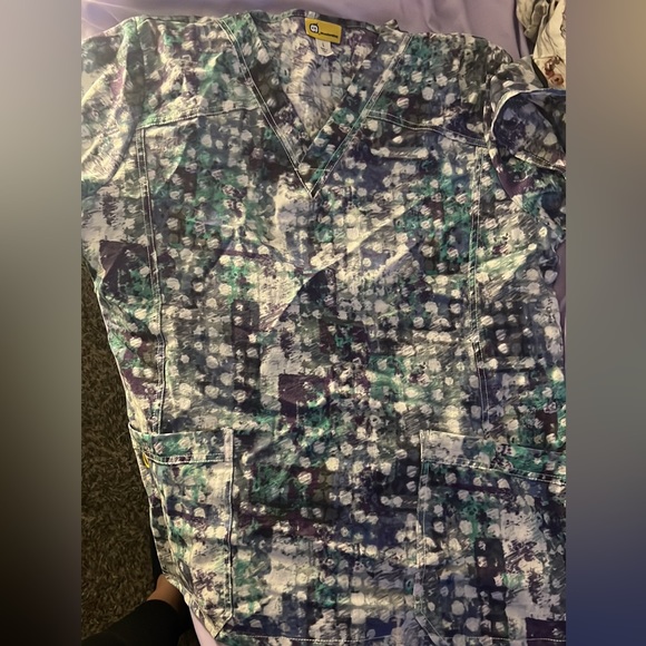 Scrub top large - Picture 2 of 2